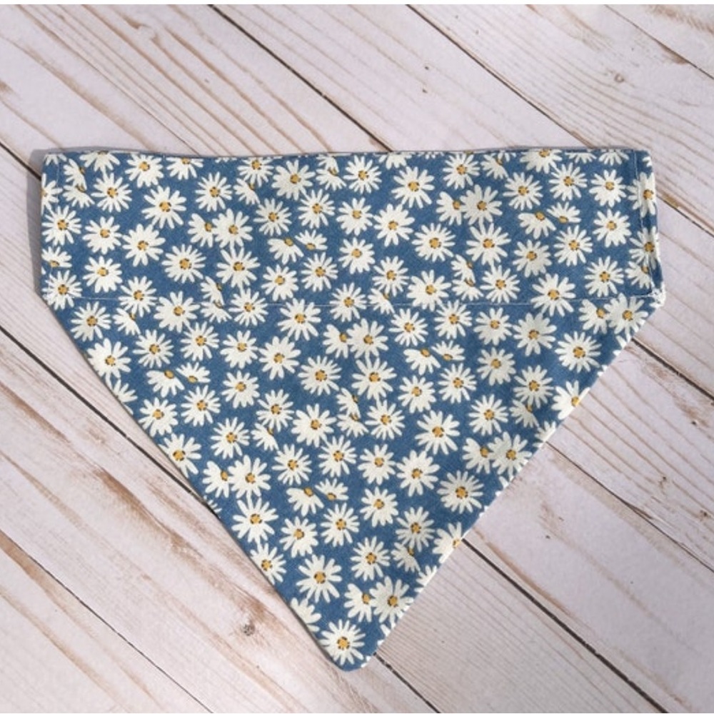 Daisy print dog bandana